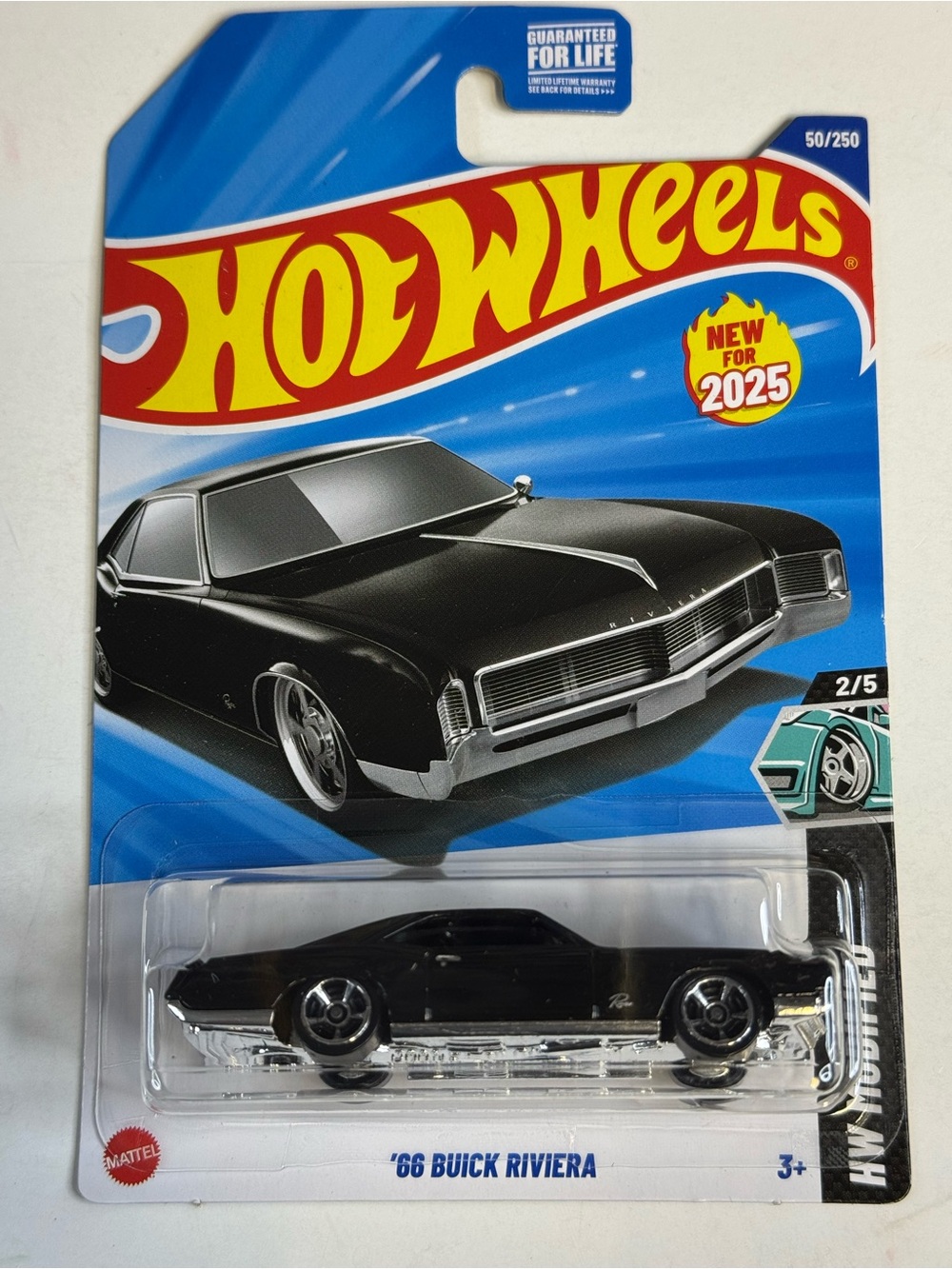 Hot Wheels New for 2025 ‘66 BUICK RIVIERA HW: MODIFIED 2/5